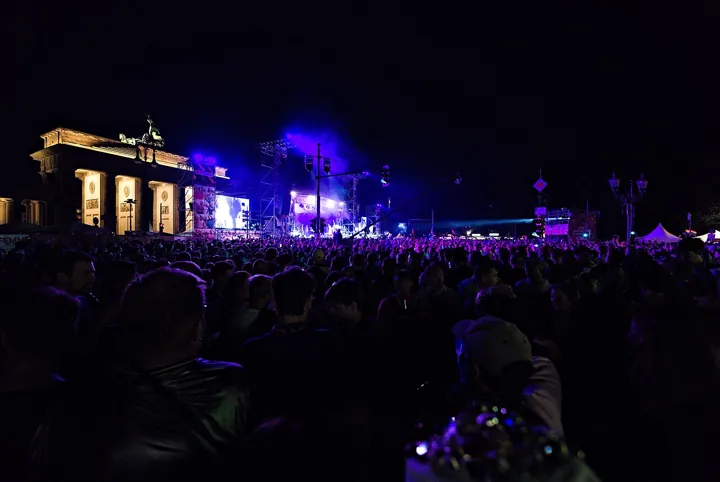 Photo d’origine : Une foule lors d’un concert