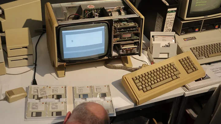 Original photo: An Apple Lisa being repaired